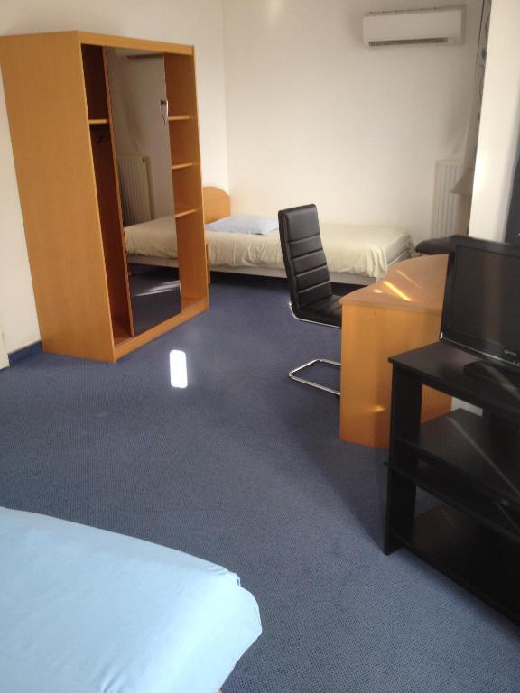 Amadeus Hotel Sarreguemines Room photo